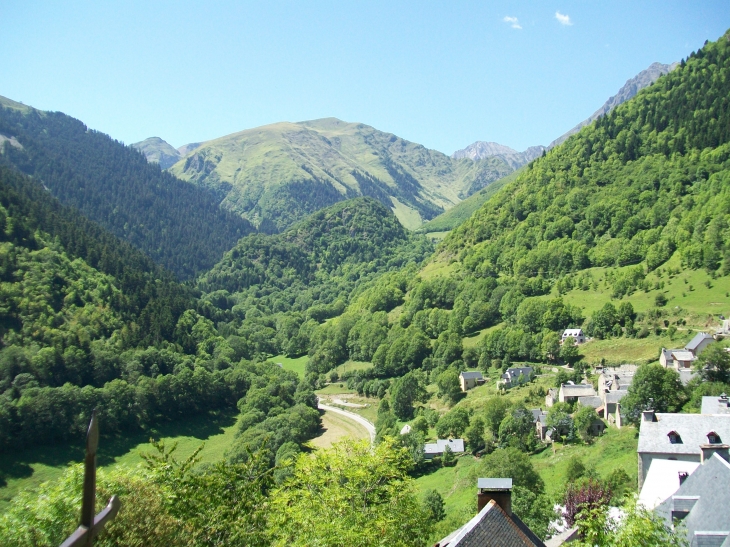 VUE D'AULON SUR LA VALLEE