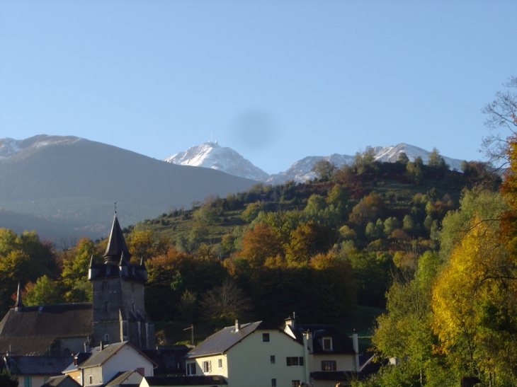 Derrière le village: le pic du midi - Beaudéan