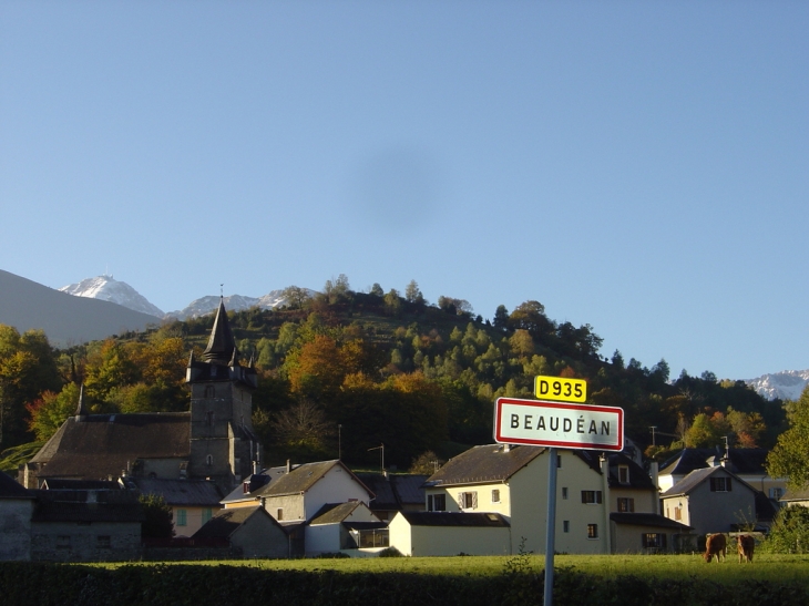 En arrière :le pic du midi - Beaudéan