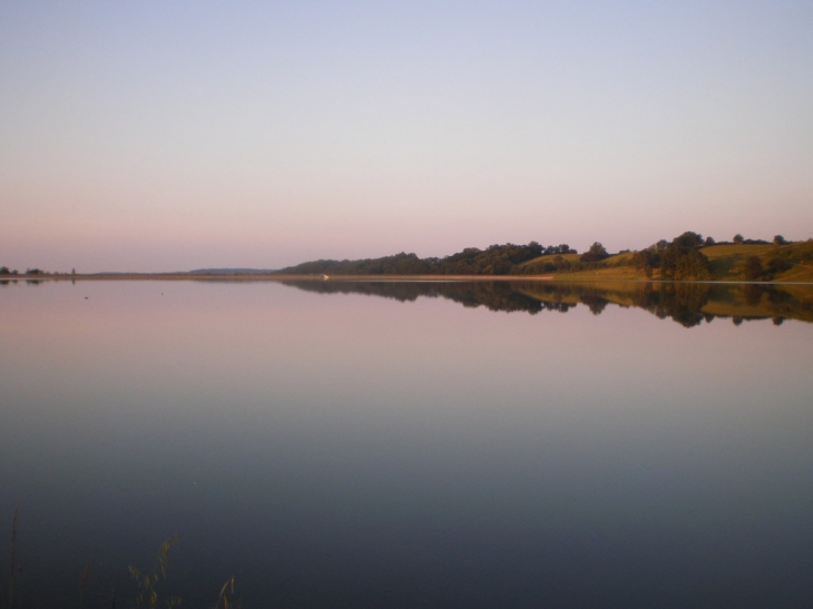 VUE DU LAC - Castelnau-Magnoac