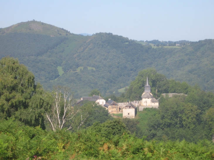 Le village d'Escots vu du Cousso