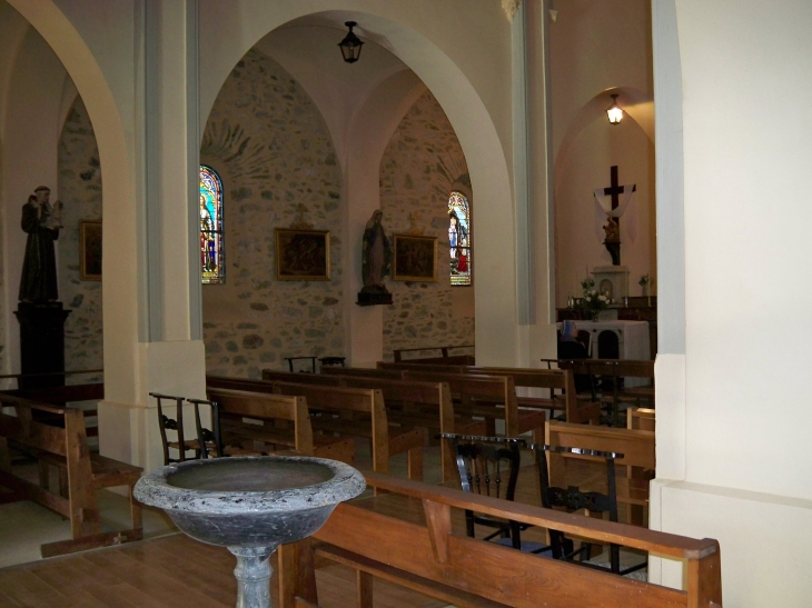 Intérieur de l'église - Ferrère