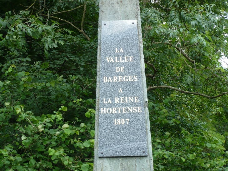 Monument commémoratif : 1807, la reine Hortense de Beauharnais y passe la nuit après une ascension en montagne. - Gavarnie