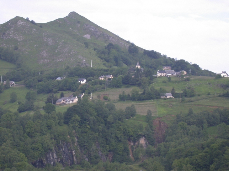 Germs sur l'oussouet depuis le col de Saucède (Labassères) - Germs-sur-l'Oussouet