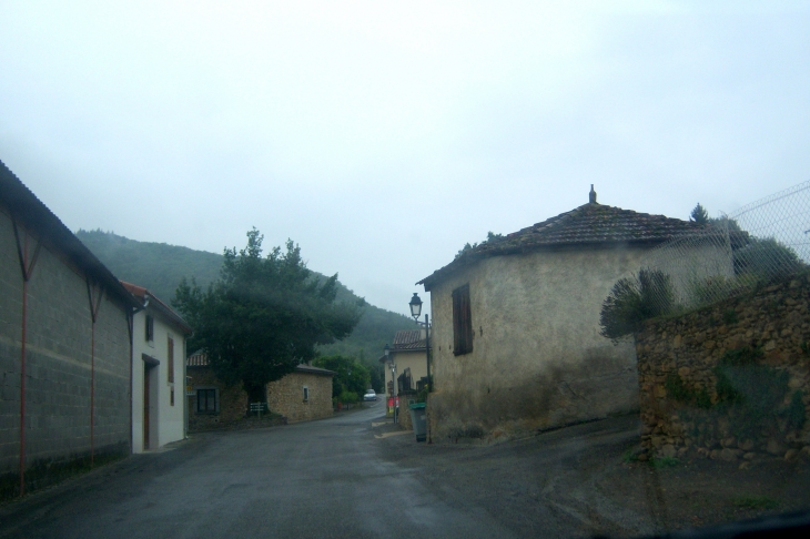 Village - Lombrès