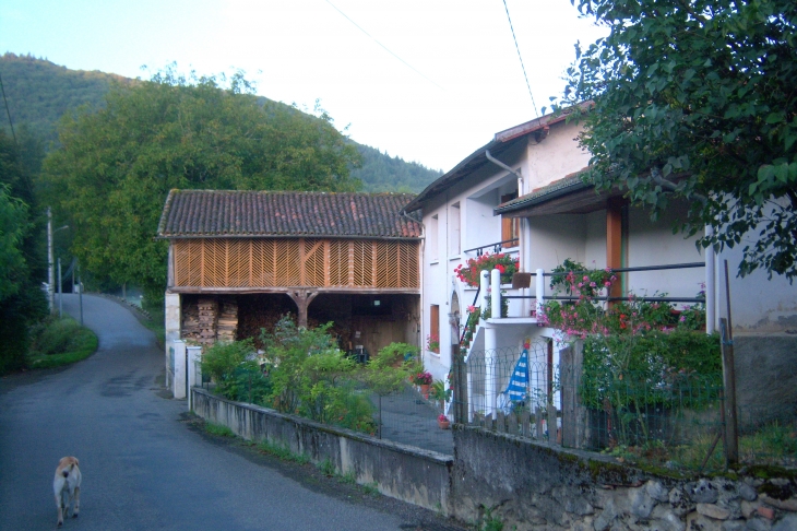 Grange à foin à clairevoie - Lombrès