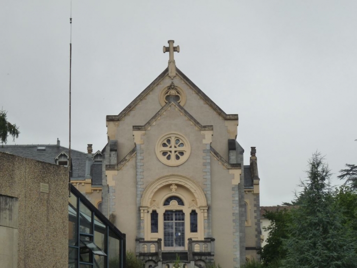 La basilique et ses alentours - Lourdes