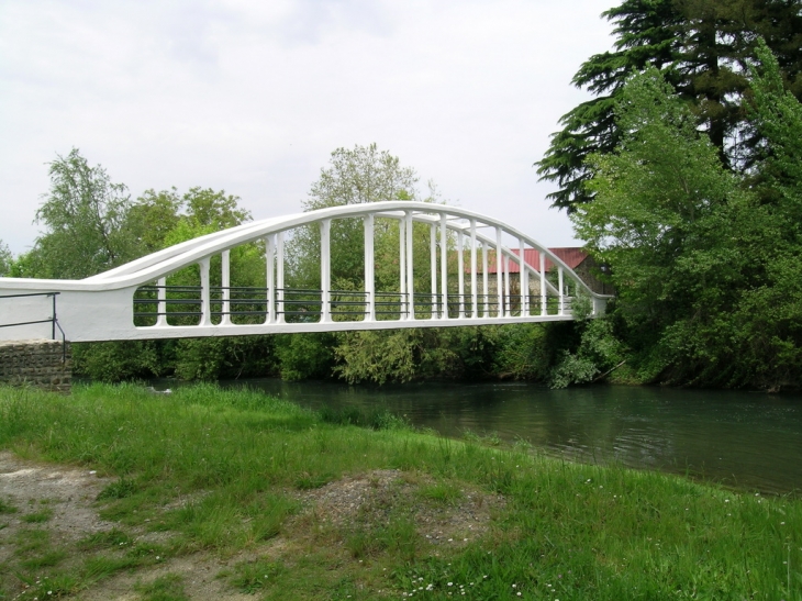 Le pont blanc, sur l'Adour - Maubourguet