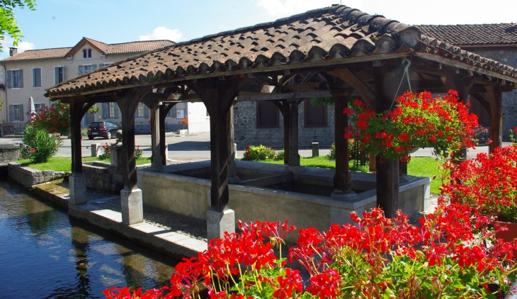 Ancien lavoir - Mazères-de-Neste