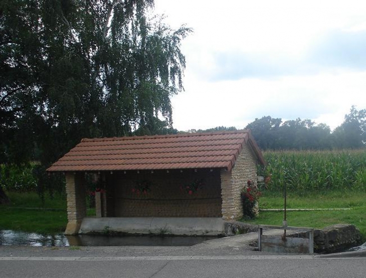 Lavoir-nouilhan