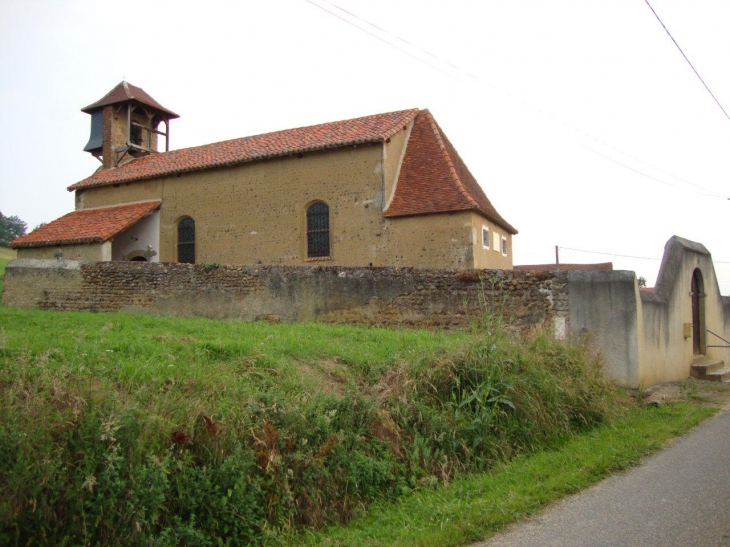 Vidouze (65700)  Chapelle St.Jacques d'Ariagosse, coté sud