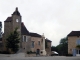 la tour de l'horloge et le monument aux morts