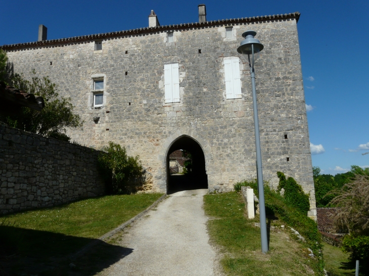 Le village  Crédit : André Pommiès - Bélaye