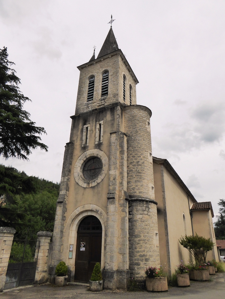 L'entrée de l'église - Bouziès