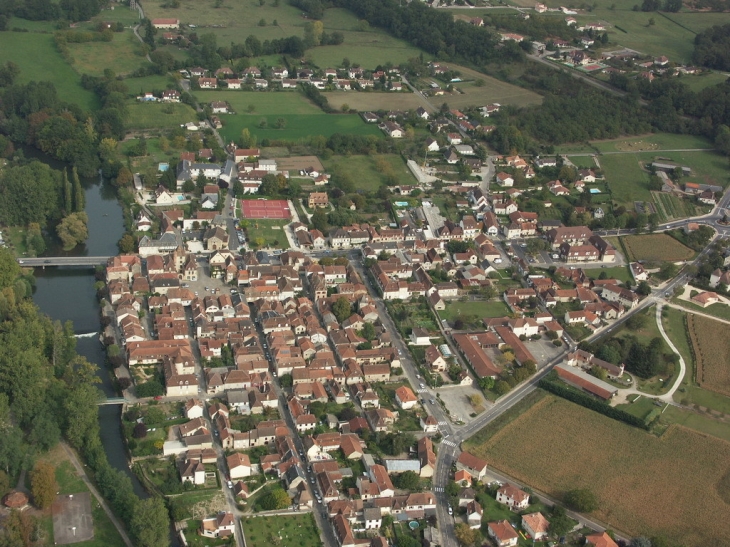 Vue aérienne de Bretenoux