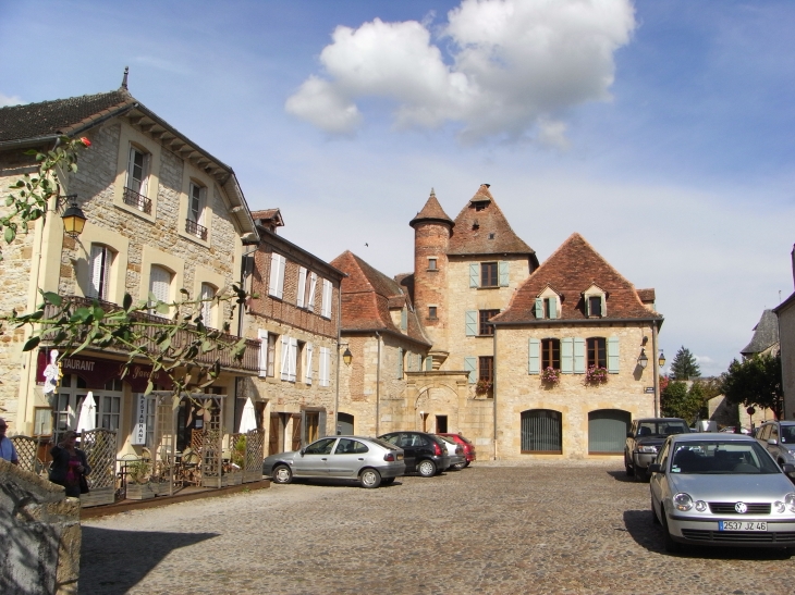 PLace centrale de Bretenoux