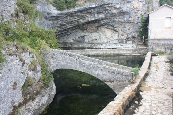 Cahors la fontaine des chartreux