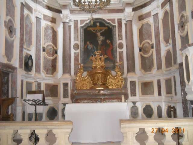 Interieur de la crypte de l'eglise de Cambayrac