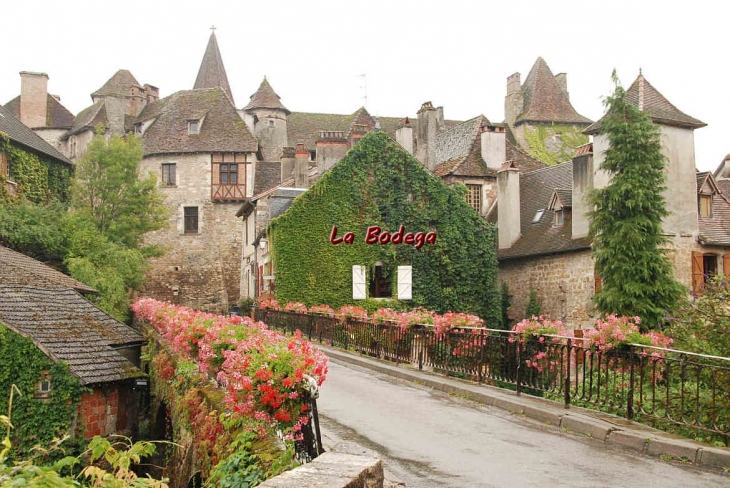 La bodega vue du pont de carennac