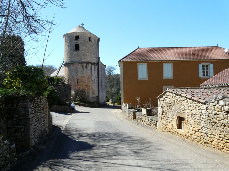 Le village    Crédit : André Pommiès - Cassagnes