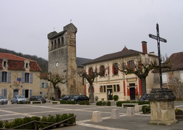 Castelfranc, la Place et l'Eglise
