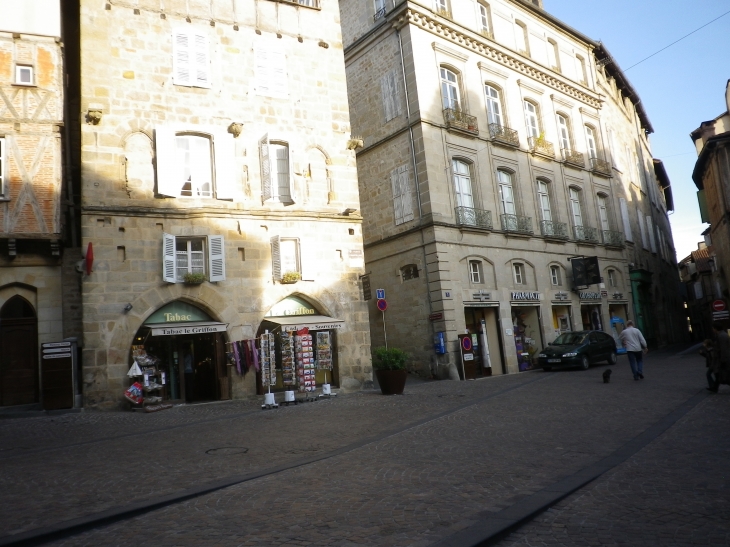 Place Champollion - Figeac