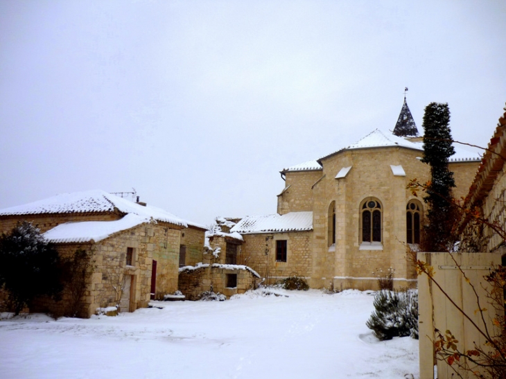 Flaugnac sous la neige .derrière l'église