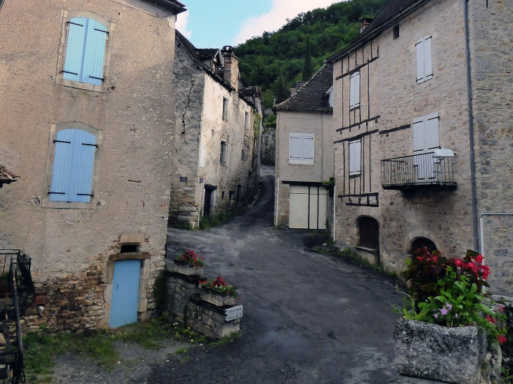 Dans le village  - Larnagol