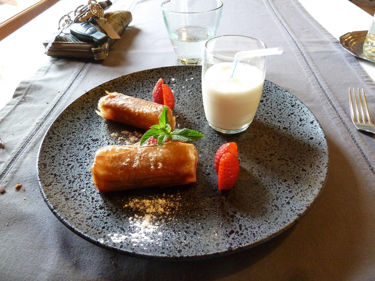 Assiette-de-dessert-a-l-auberge-chez-louise - Le Vigan