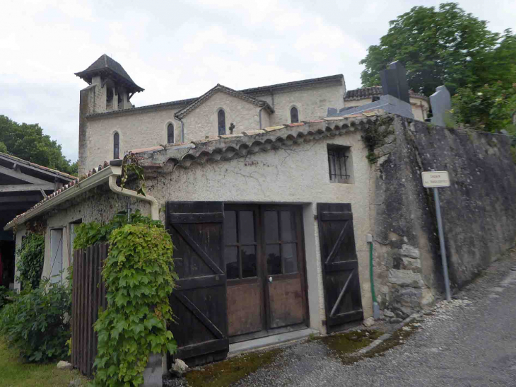 Sous l'église - Lebreil