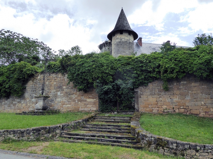 Le château - Lentillac-Saint-Blaise