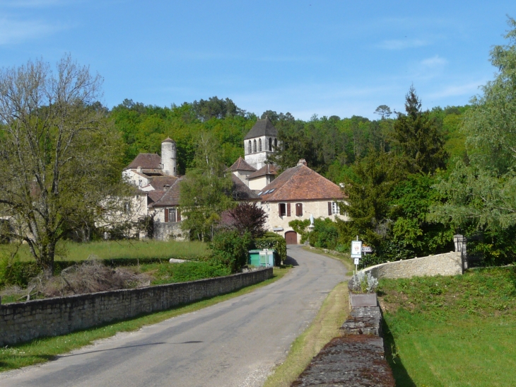 Le village  Crédit : André Pommiès - Lherm