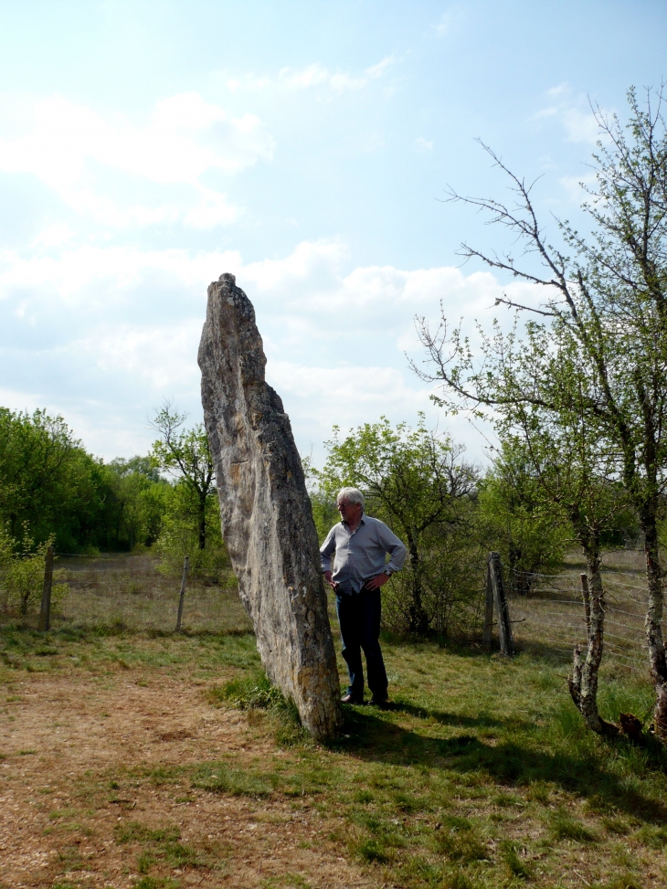 Menhir de Belinac - Livernon