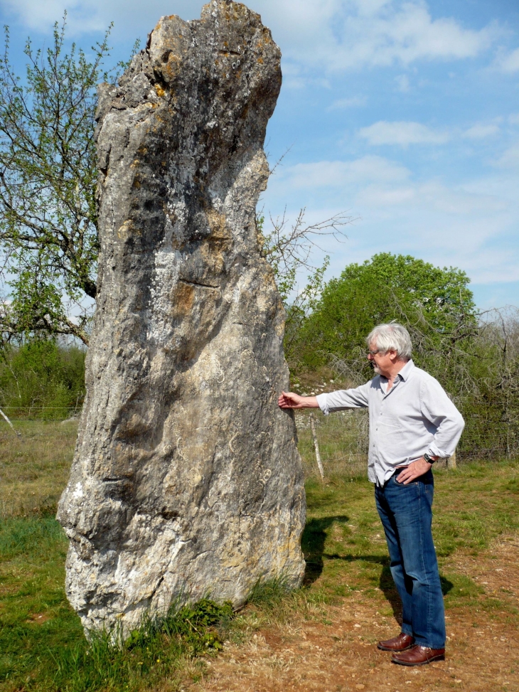 Menhir de Belinac - Livernon