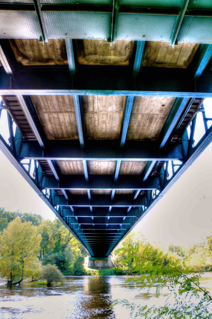 Le pont suspendu de Gluges - Martel