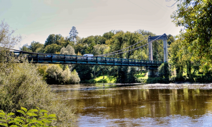 Le pont suspendu de Gluges - Martel