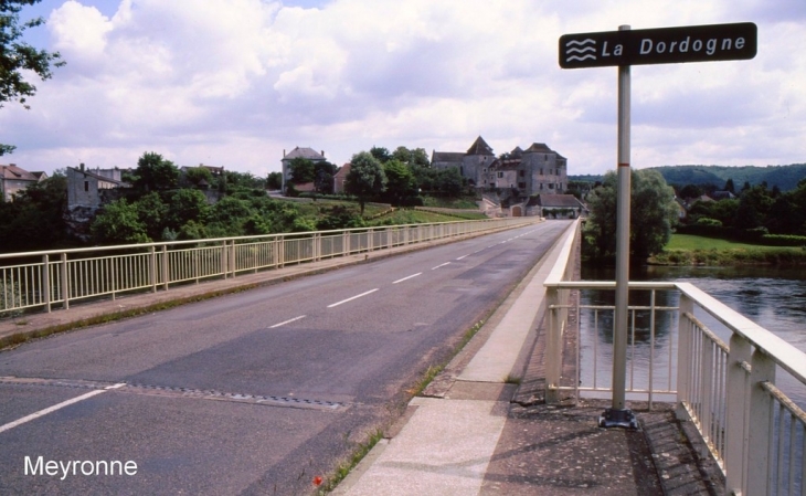 Le village - Meyronne