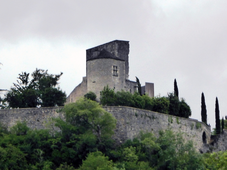 Vue sur le château - Montbrun