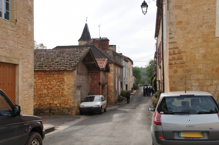 Une rue de la Bastide. - Montcabrier