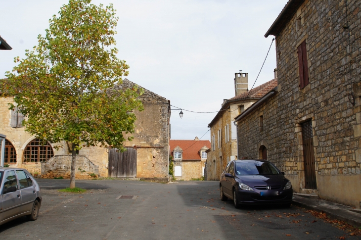 La Place de la Bastide. - Montcabrier