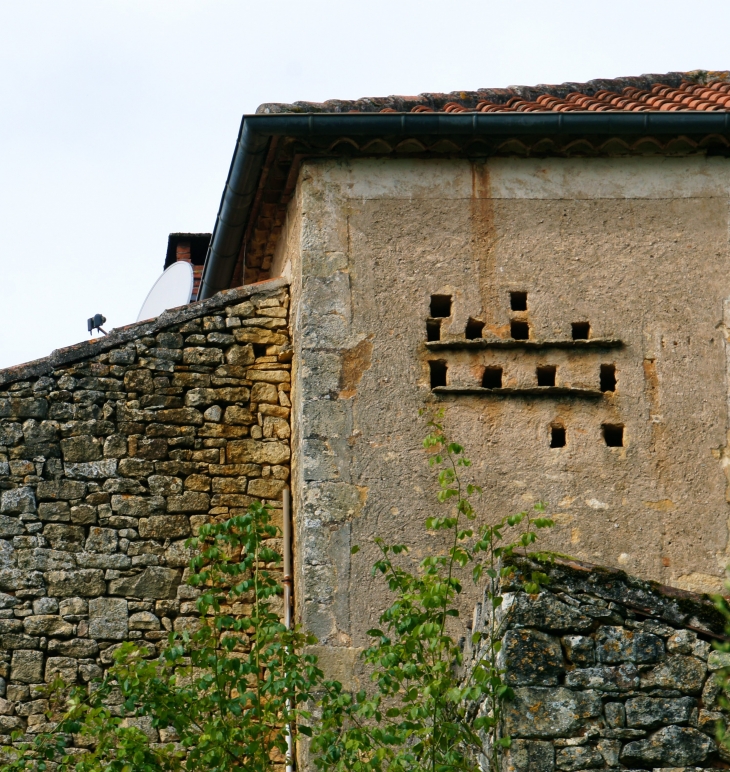 Dans le village. - Montcabrier