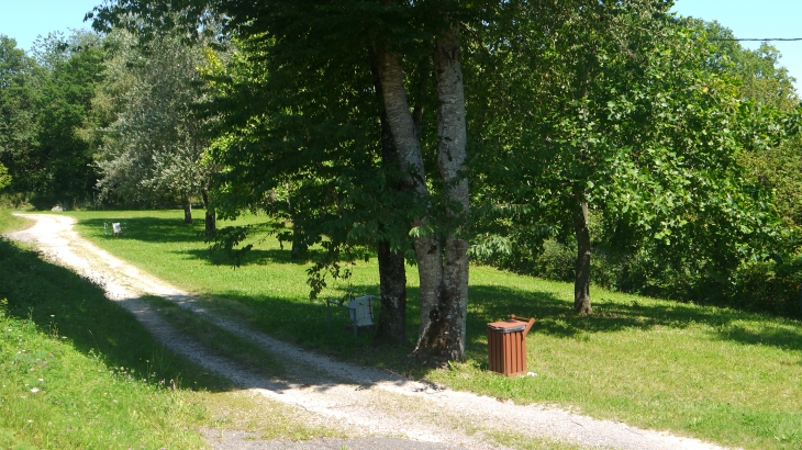 Aire naturelle de camping - Montet-et-Bouxal