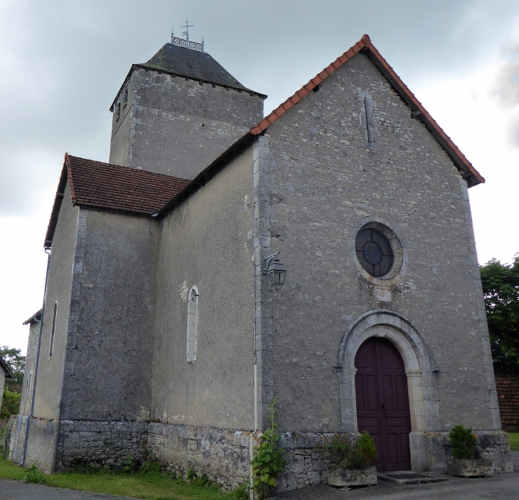 L'entrée de l'église - Orniac