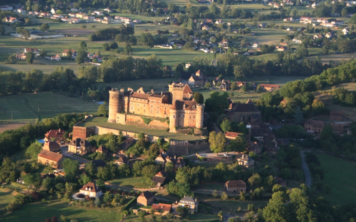 Vue aérienne du château de Castelnau - Prudhomat