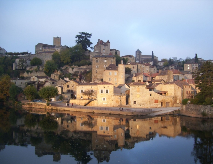 Le Vieux Port vu du Pont - Puy-l'Évêque