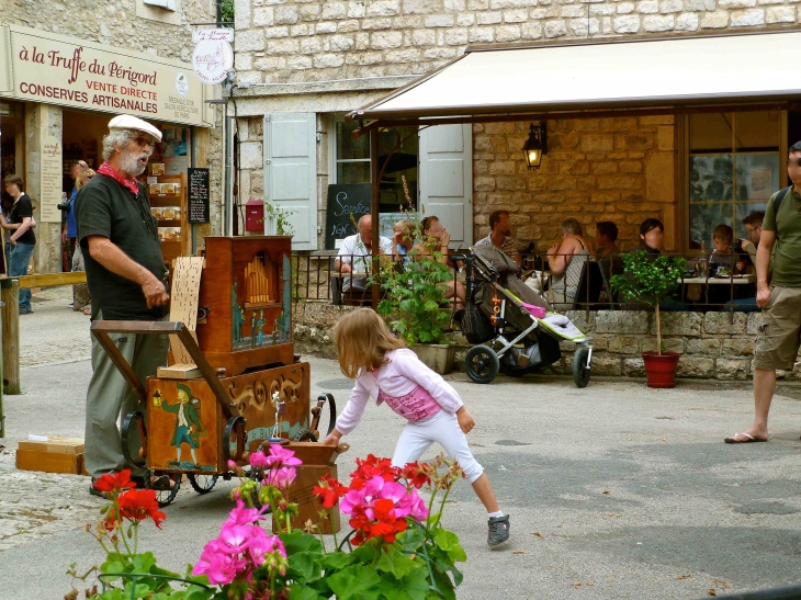 Sur une petite place - Rocamadour