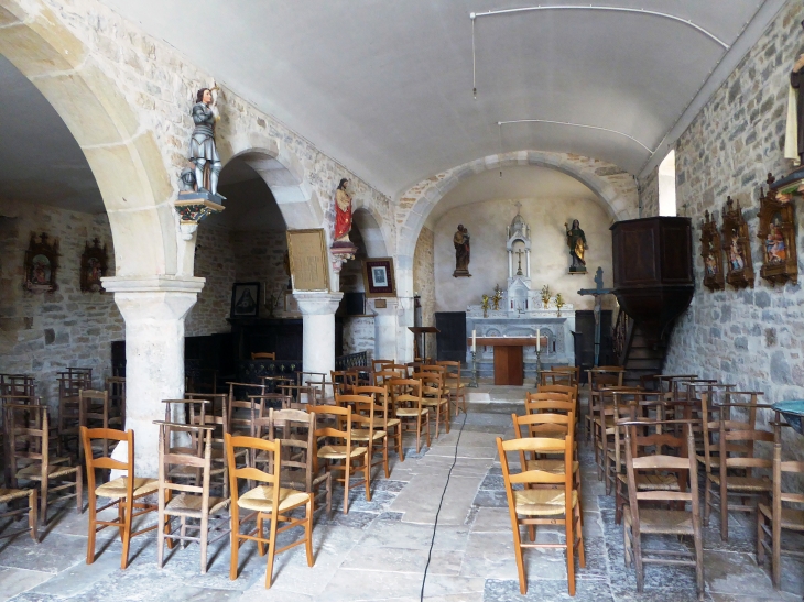 Dans l'église - Saillac