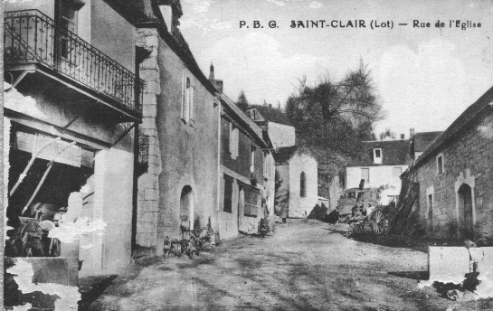 Entree du village église et place de cimetière - Saint-Clair