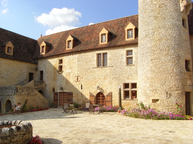 Donjon et grand escalier de Pech-Rigal - Saint-Clair