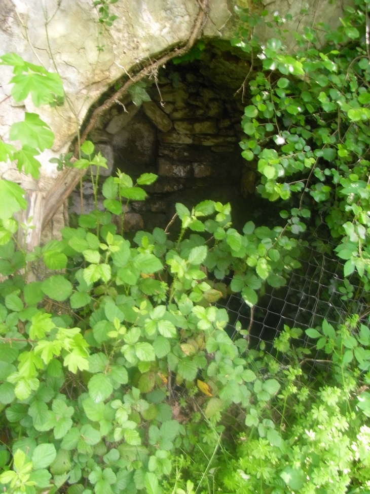 Lavoir et source de la Cigale - Saint-Clair